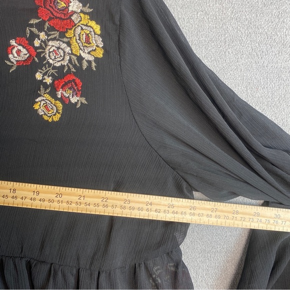 Torrid boho sheer bell sleeve top size 3 - Picture 7 of 8